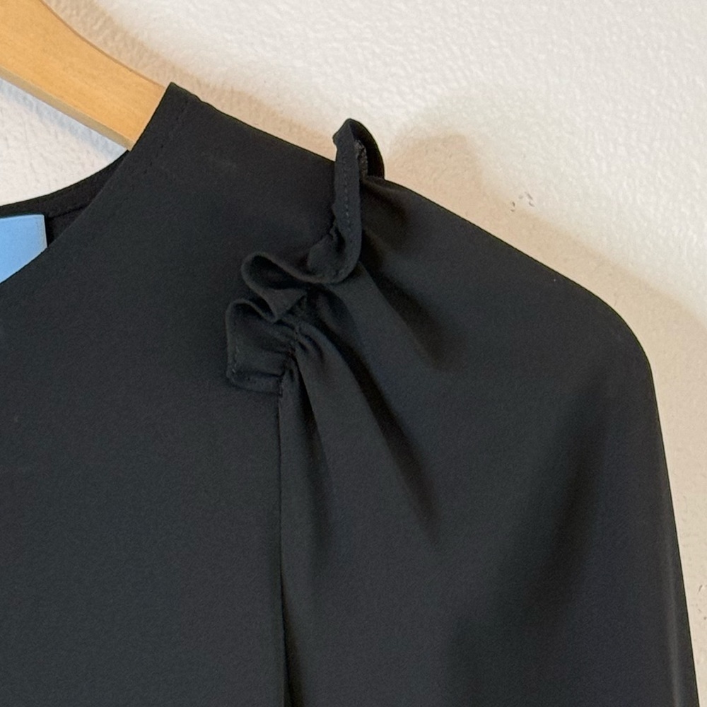 NEW CeCe Ruffle Shoulder Ruffle Cuff Black Blouse - Picture 3 of 8